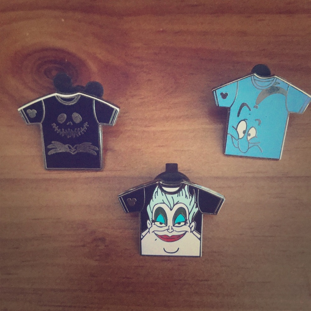 Disney Pin Set - Shirts
